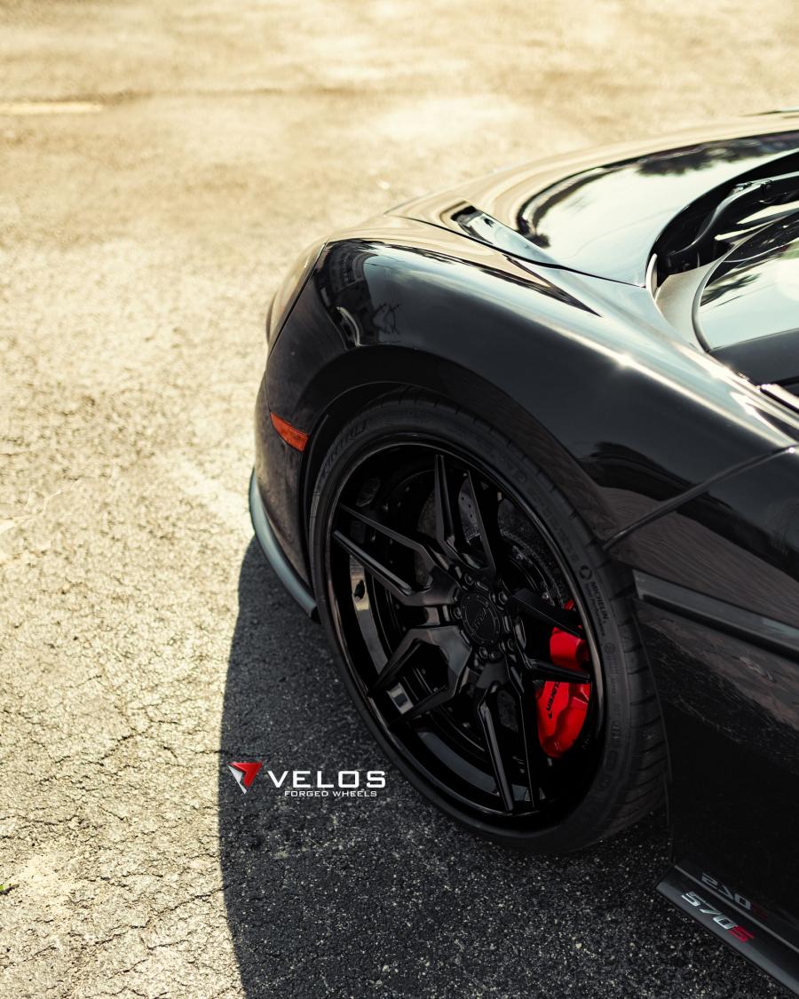 Детали экстерьера McLaren 570S Spider on Velos Wheels (VLS06) 2019 года  (фото 3 из 8)